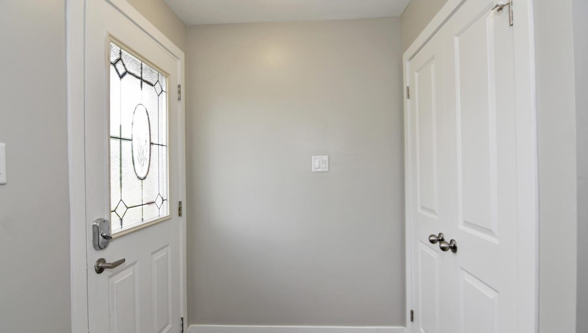 1611 Mardell St London ON N5V-large-008-005-Front Entry Detail-1500x1000-72dpi