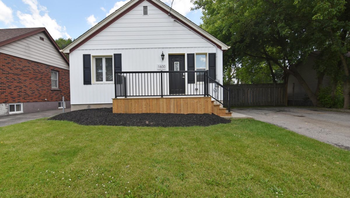 1600 Hartlet St London ON N5V-large-001-021-Exterior Front-1500x1000-72dpi