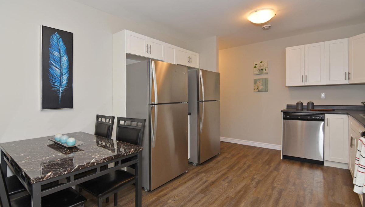 1600 Hartlet St London ON N5V-large-007-009-Breakfast Area-1500x1000-72dpi