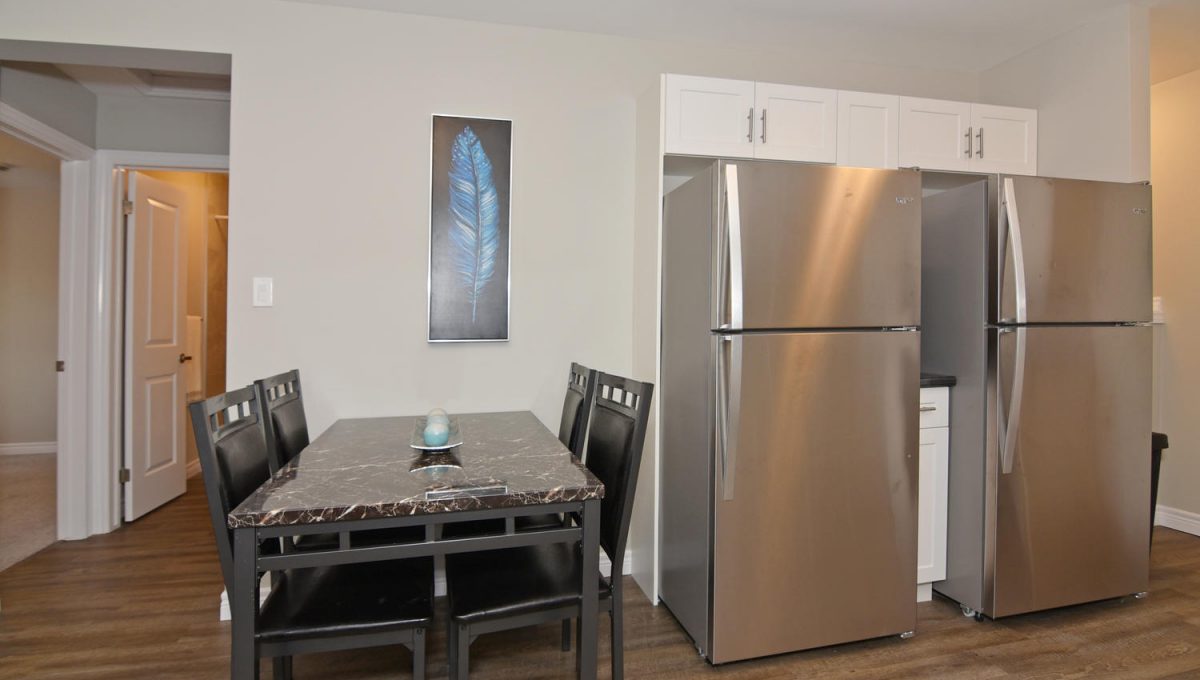 1600 Hartlet St London ON N5V-large-008-020-Breakfast Area-1500x1000-72dpi