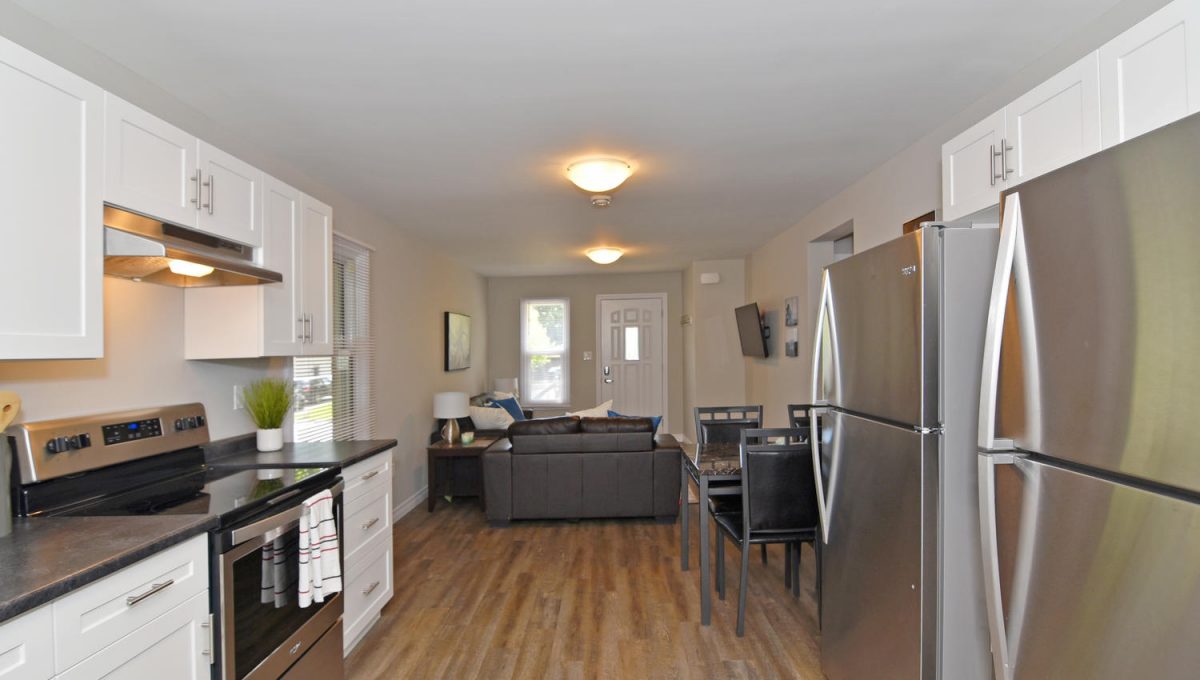 1600 Hartlet St London ON N5V-large-010-019-Kitchen View into Living Room-1500x1000-72dpi